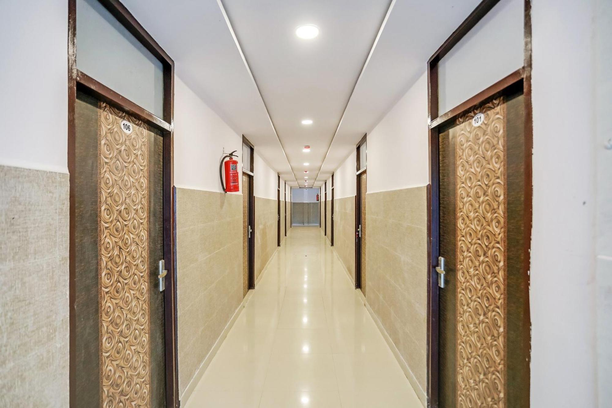 Hotel O Golden Stone Ghaziabád Exteriér fotografie
